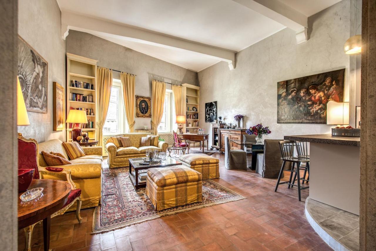 Wonderful With Balcony In Piazza Margana