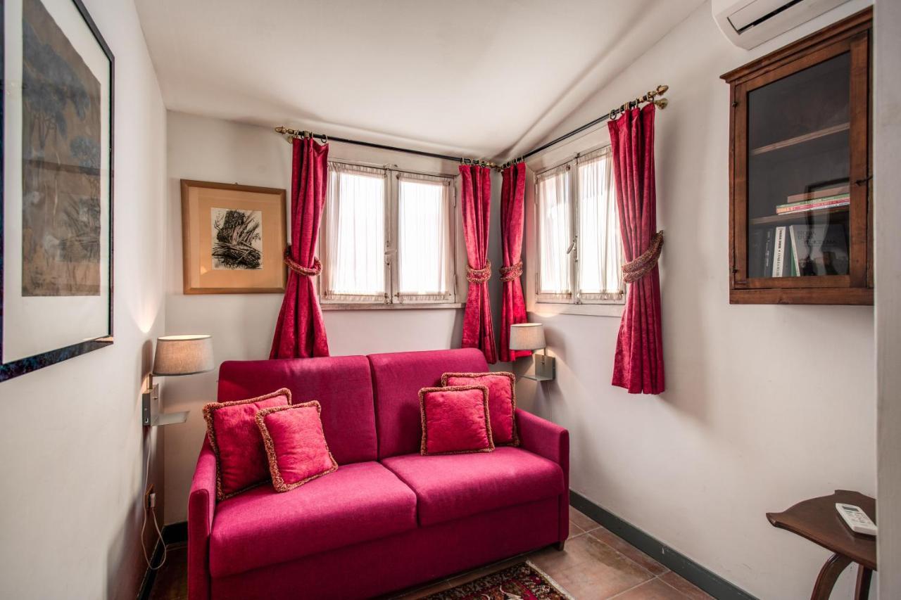 Wonderful With Balcony In Piazza Margana Apartment Rom