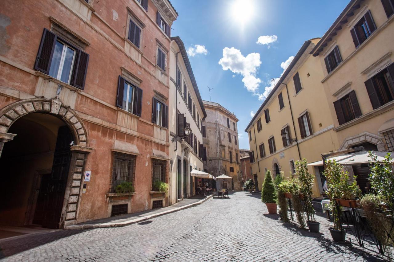 Apartment Wonderful With Balcony In Piazza Margana Rom